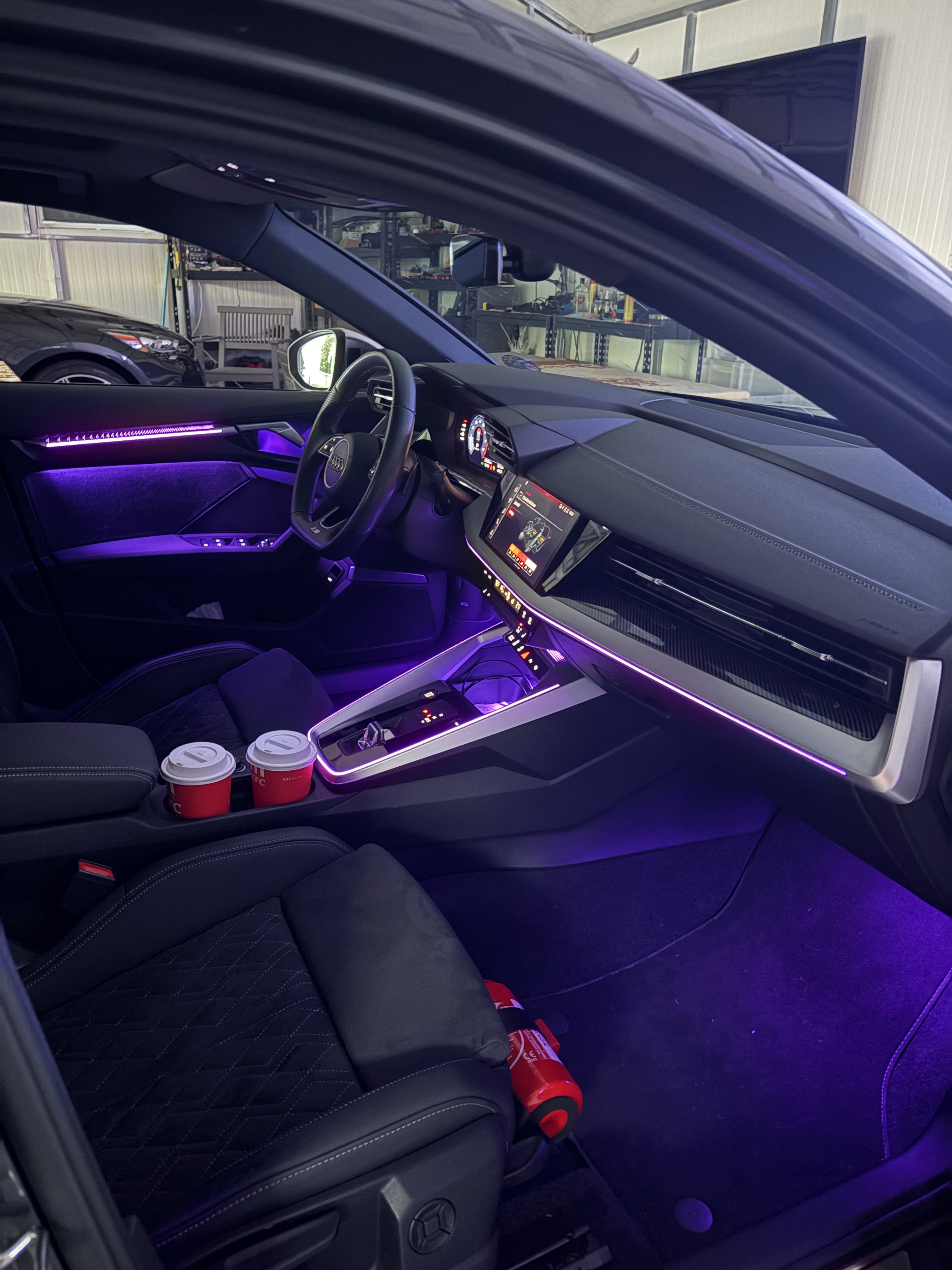 Oświetlenie ambient w Audi A3 8Y